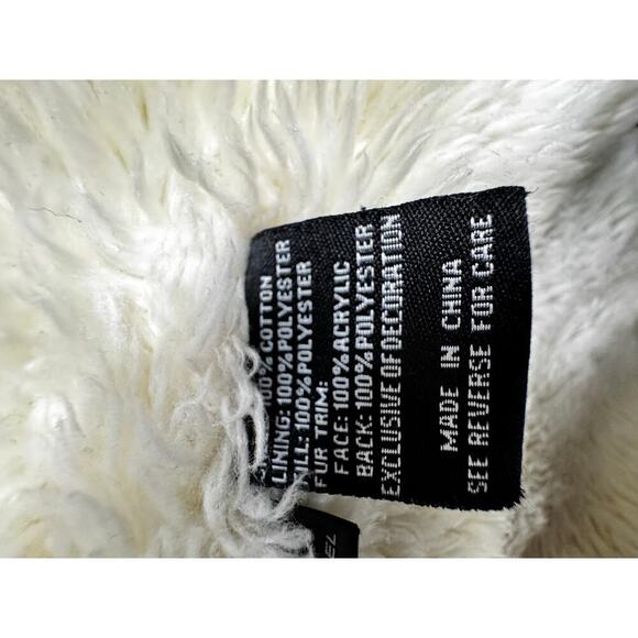 Black Rivet corduroy trucker jacket with a faux fur collar and trim
Size L - Picture 9 of 16